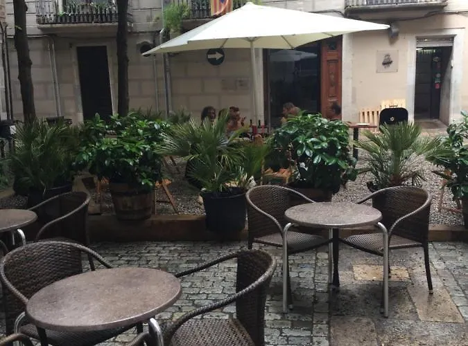 Placa Bell-lloc לינה וארוחת בוקר 4*